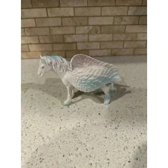 Greenbrier Pegasus Horse White Blue Figure sd - Picture 3 of 4